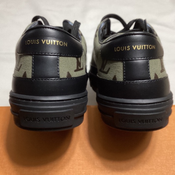 Louis Vuitton Stellar sneaker - Picture 9 of 16